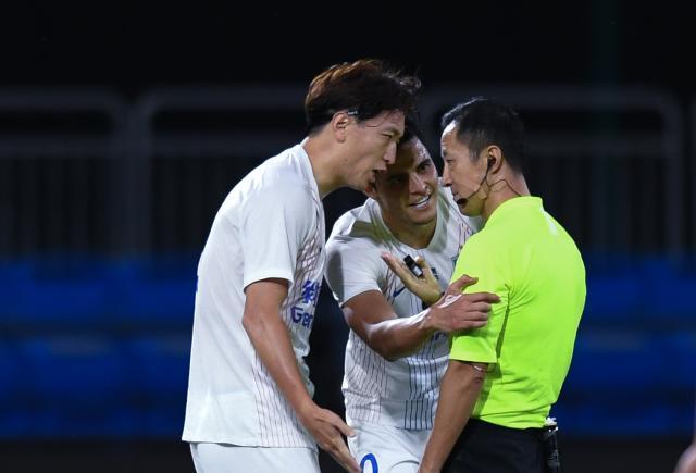 九游-运气太差！杨旭绝平球被吹 加盟申花至今联赛0进球